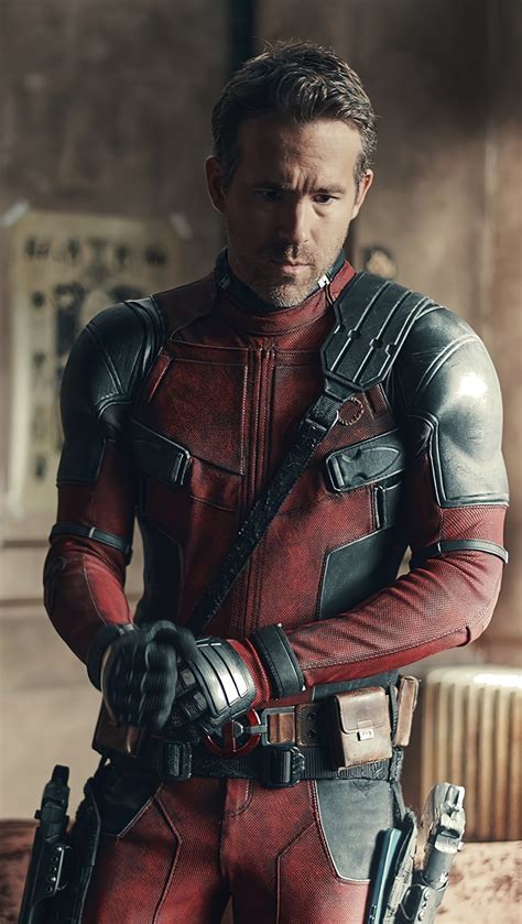 [Serious]How big is Ryan Reynolds penis in deadpool and which。